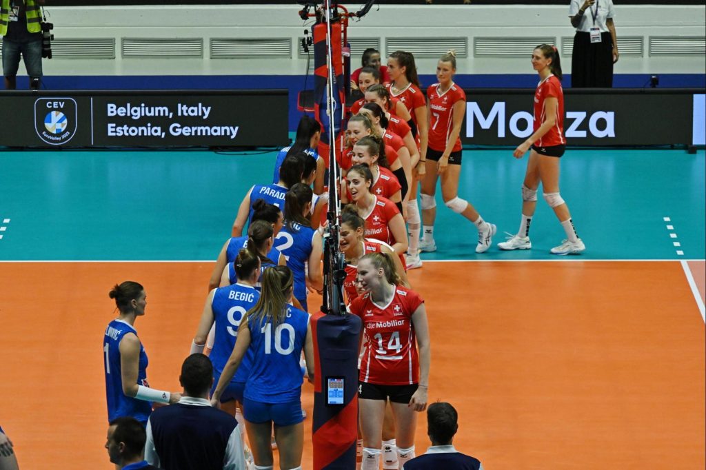 EK: Frankrijk wint in Oranje poule van Estland. | Vizier op volleybal